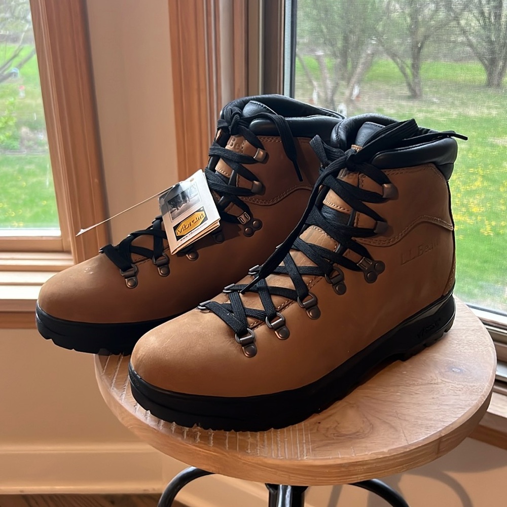 LL Bean Brown Hiking Boot (Vibram) - Men’s Size 11 (#8)